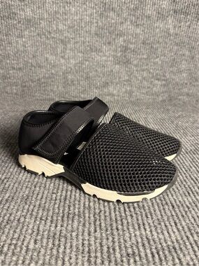 ALL BLACK Amazing Mesh Sneakers Sandals Women's Size 39 Black Comfort Straps